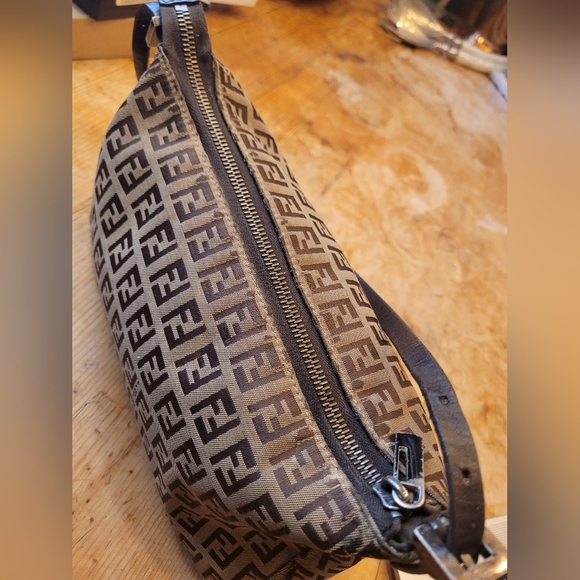 Fendi Zucchino Leather-Trimmed Canvas Pochette Baguette - Picture 3 of 4